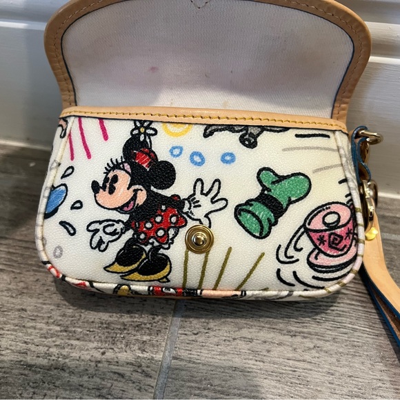 Like New Dooney and Burke Sketch Disney Wristlet - Picture 6 of 8
